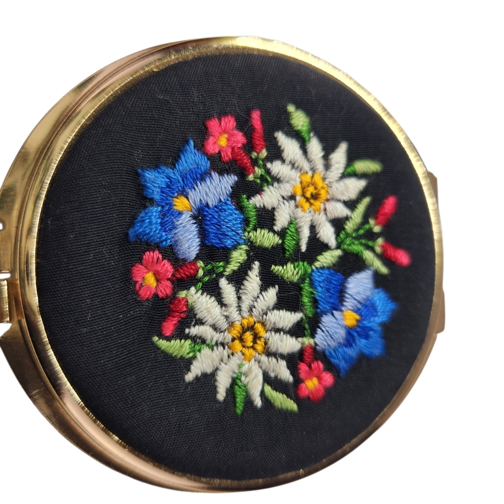 Vintage Swiss Floral Embrodered Compact Purse Dresser Double Sided Hand Mirror - Picture 5 of 10